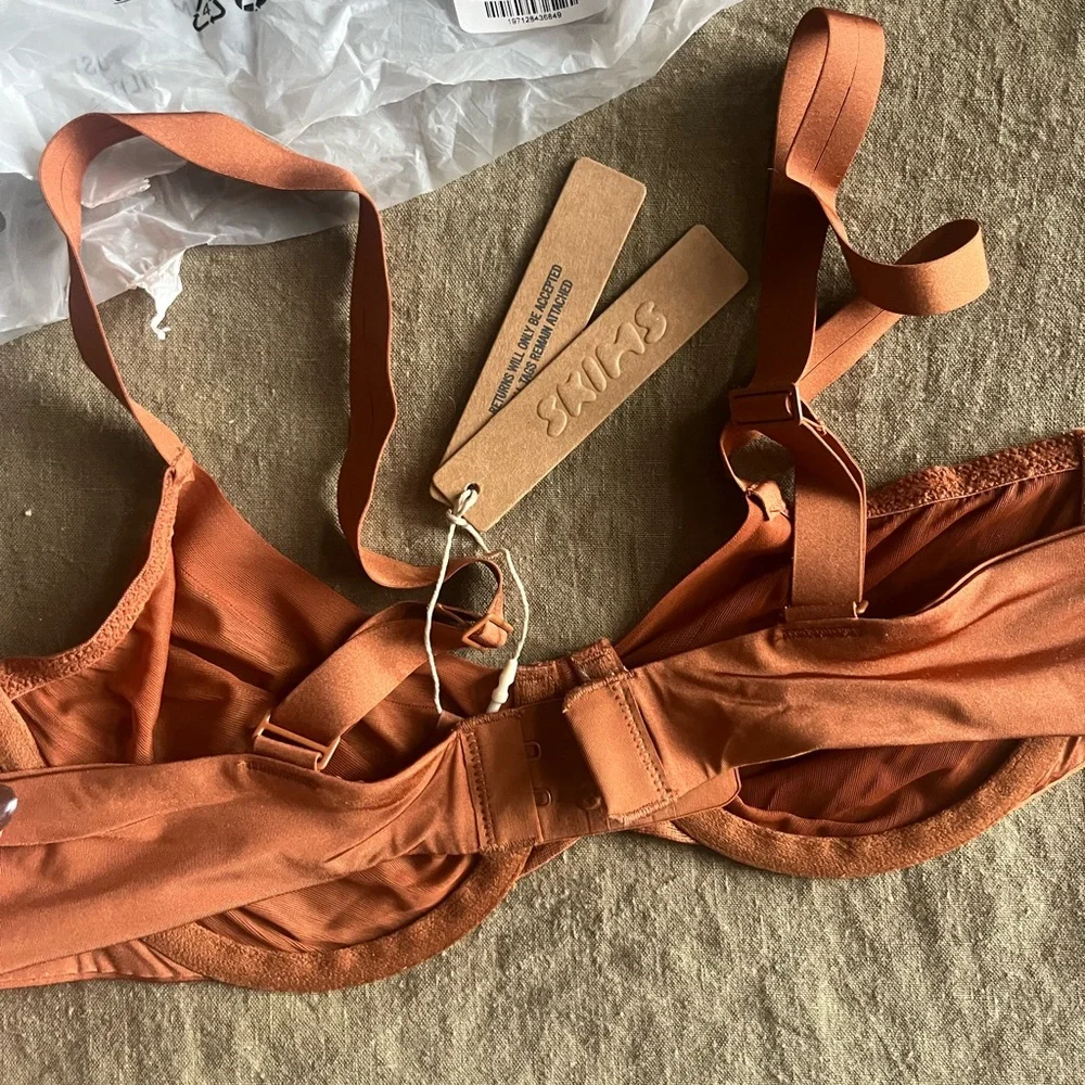 SKIMS Bronze unlined Demi bra - Picture 2 of 5